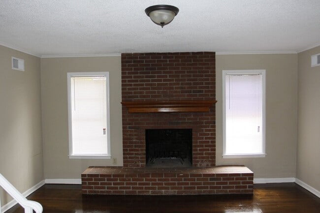 Building Photo - 3017 Domar St