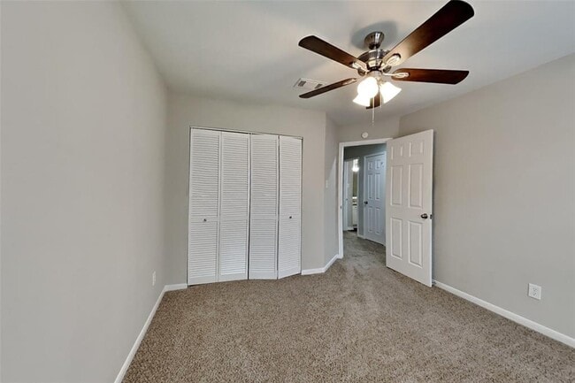 Building Photo - 16023 Willowpark Dr