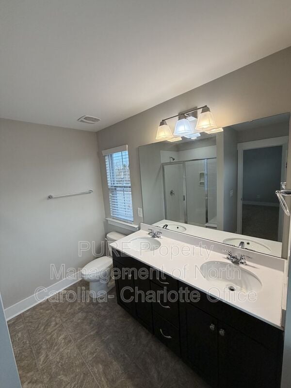 Building Photo - 2731 Tranquil Oak Pl