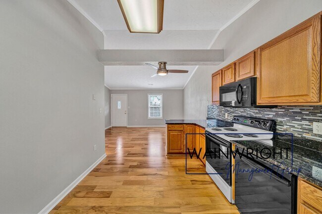 Building Photo - 1533 Blanton Ave SE