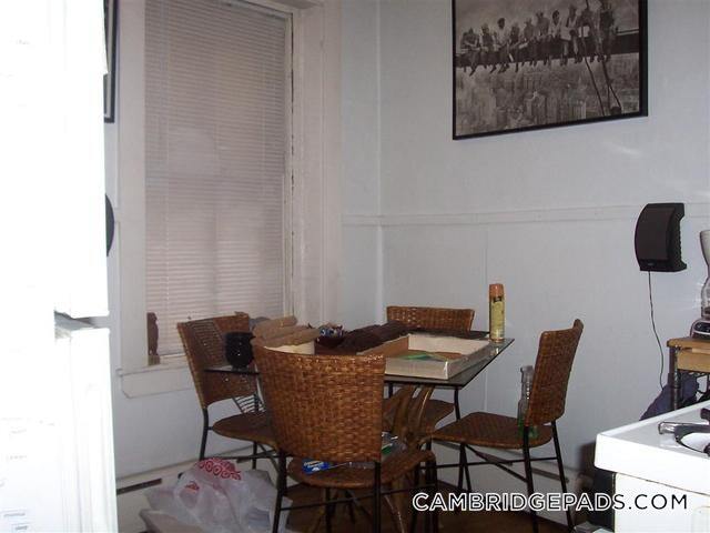 Building Photo - 102 Willow St