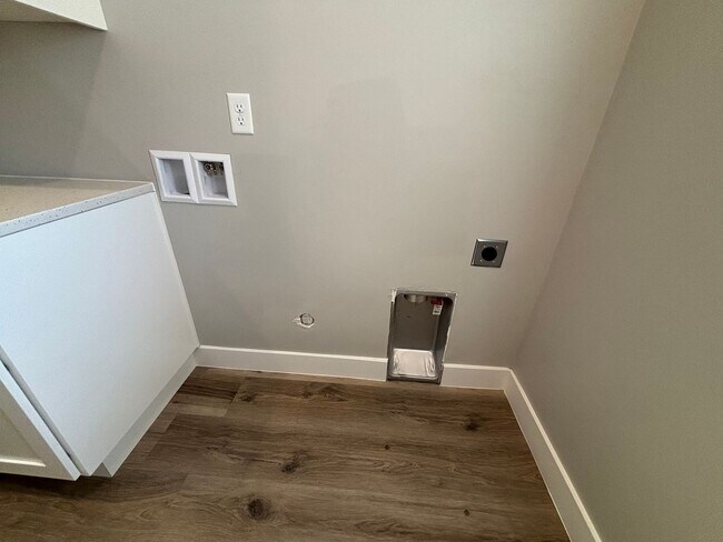Building Photo - ADORABLE HOUSE FOR RENT IN HURRICANE