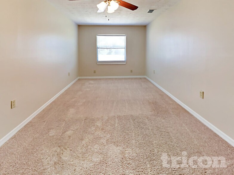 Building Photo - 10506 Dodd Rd