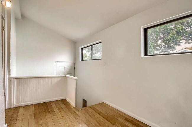 Building Photo - Charming 3-Bedroom Bungalow with Oversized...