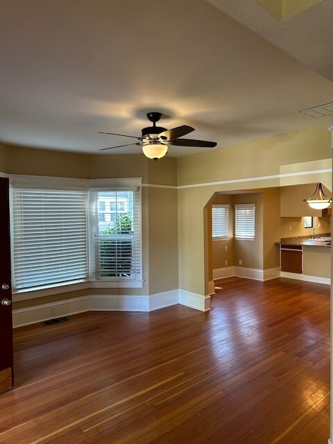 Building Photo - Modesto 3 Bedroom 2 Bathroom Home.