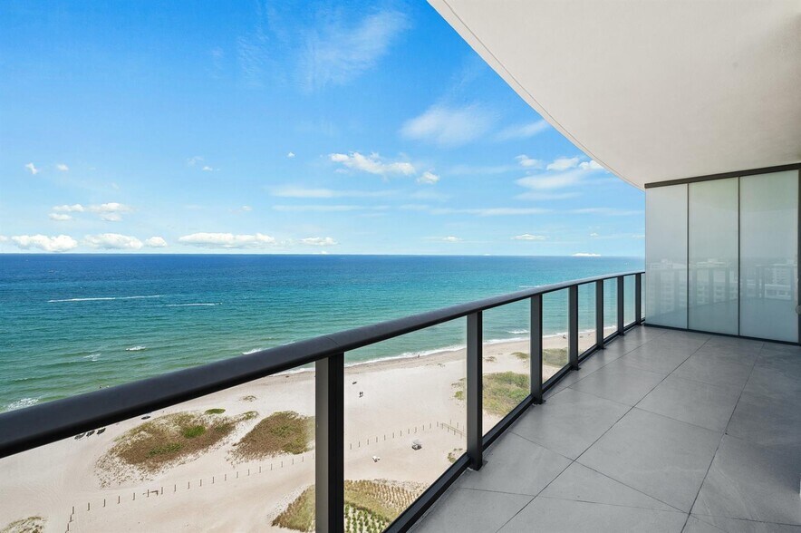 Building Photo - 1116 N Ocean Blvd