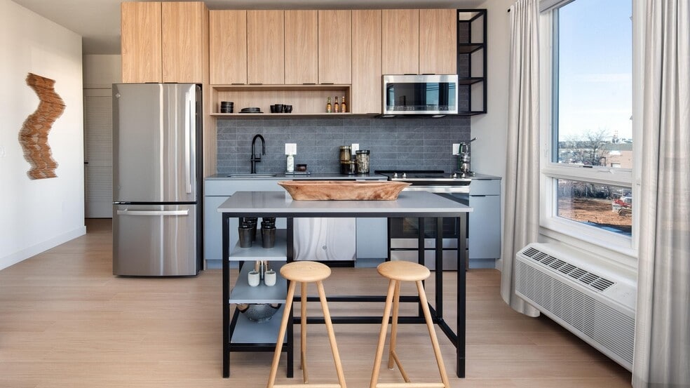 Building Photo - Birch House