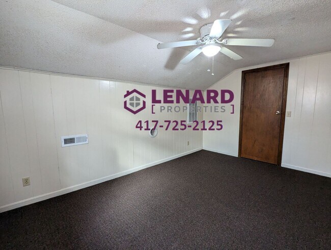 Building Photo - 245 W College St