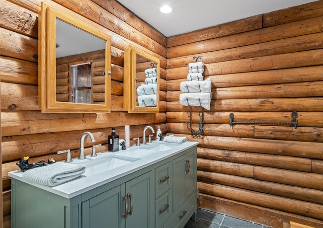 Building Photo - N1508 Wildwood Rd