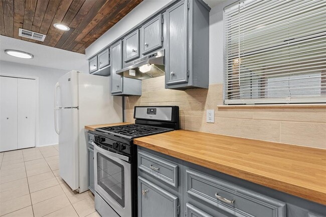 Building Photo - 618 Rollingway Dr