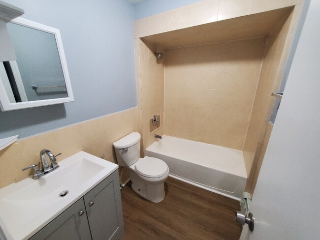 Building Photo - 16 Amity St