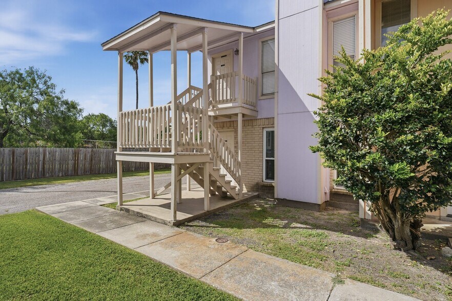 Building Photo - 6702 Everhart