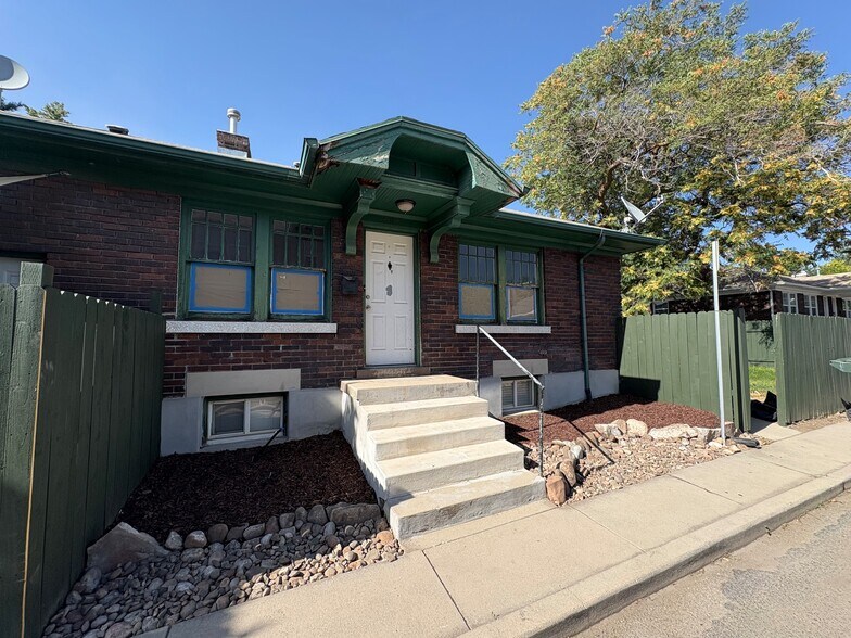 Primary Photo - 505 E Gallacher Pl