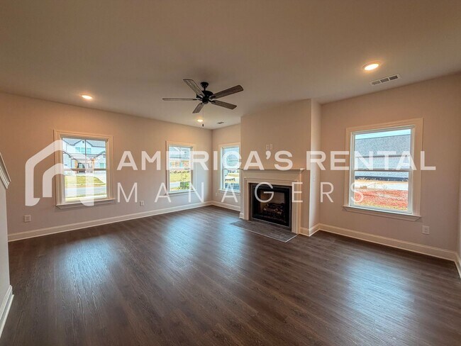 Building Photo - Elegant 4 Bedroom Retreat in Meridianville!