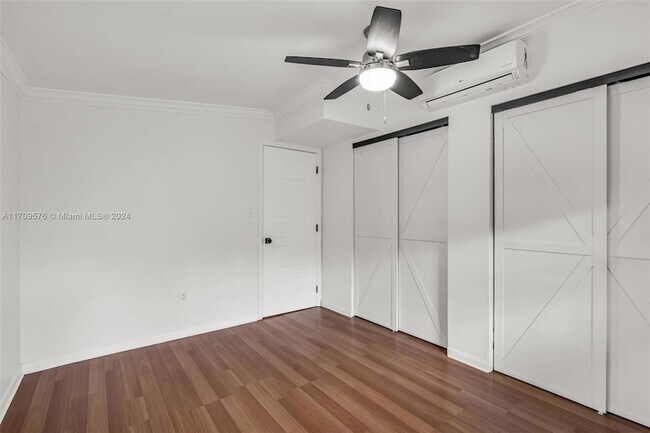 Building Photo - 6292 SW 31st St