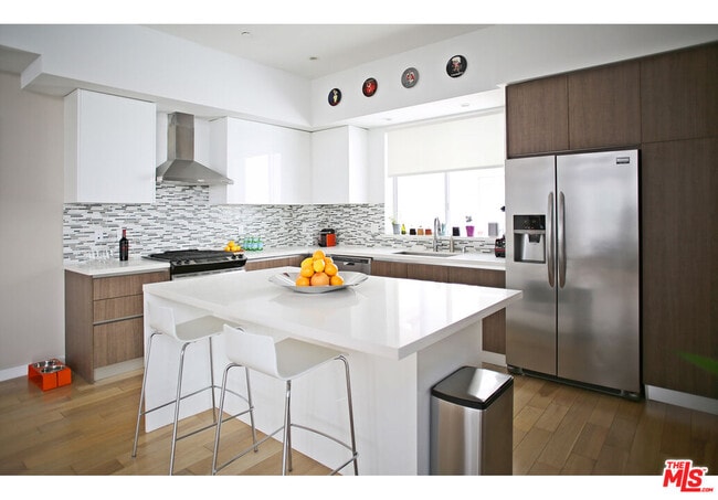 Building Photo - 1211 N Garbo Ln