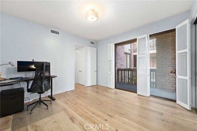 Building Photo - 141 S Linden Dr