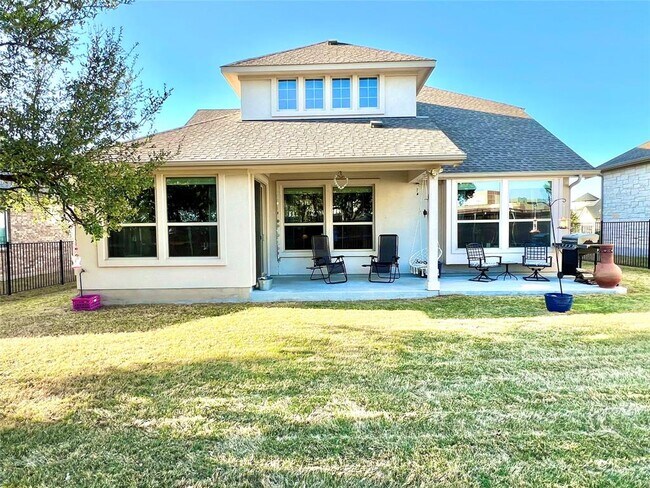Building Photo - 1024 Almeria Bend