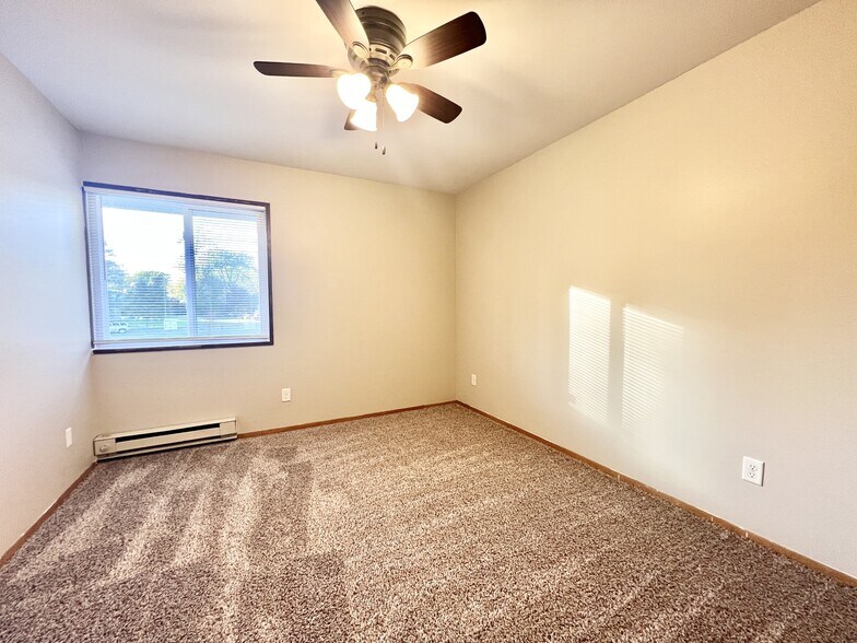 Building Photo - 821 George St