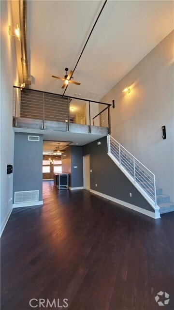 Building Photo - 912 E Santa Ana Blvd