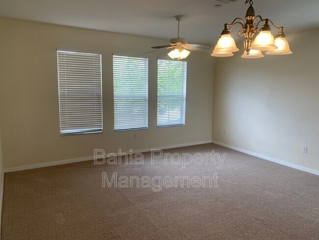 Building Photo - 2502 Lexington Oak Dr