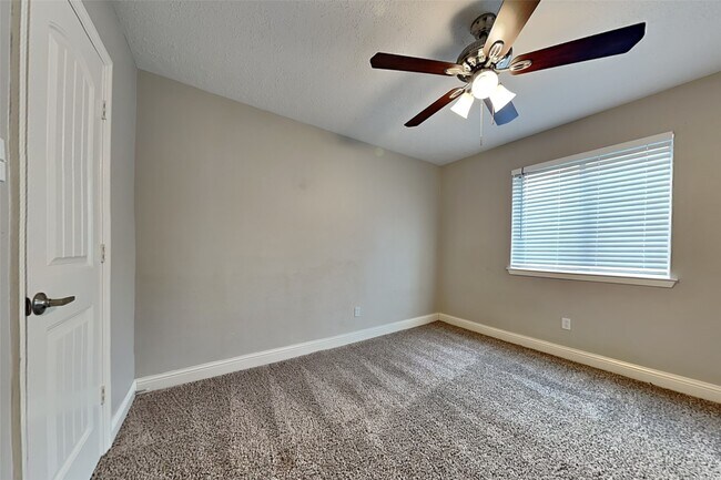 Building Photo - 19902 Pinefield Ct