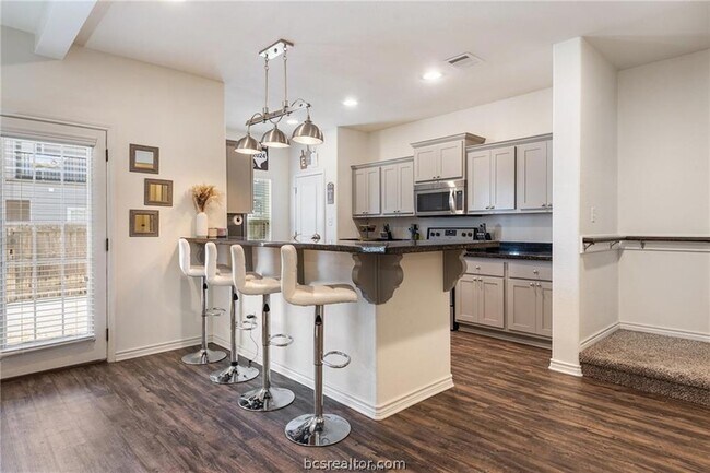 Building Photo - 403 Kate Ln