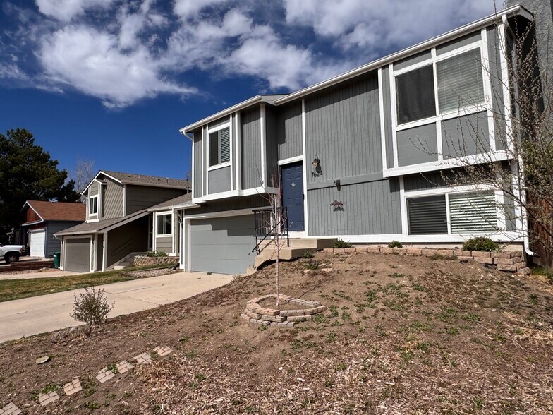 Building Photo - 7624 Montarbor Dr