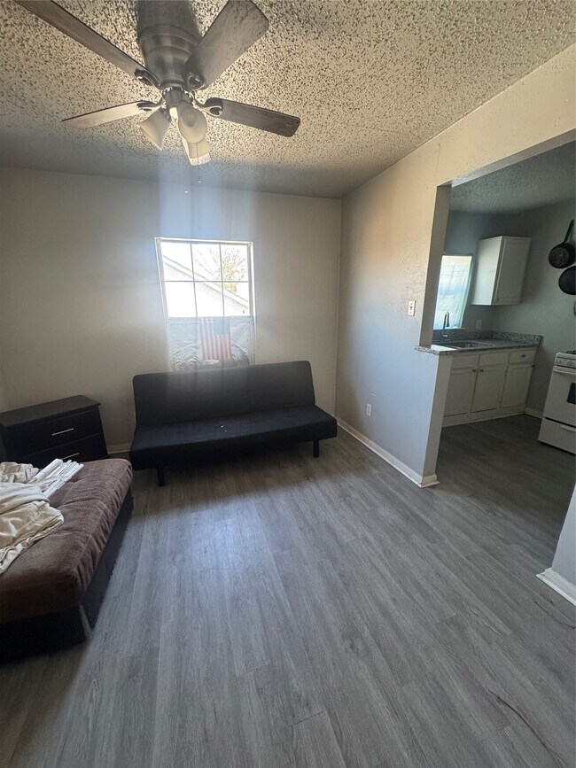 Building Photo - 7018 Avenue F