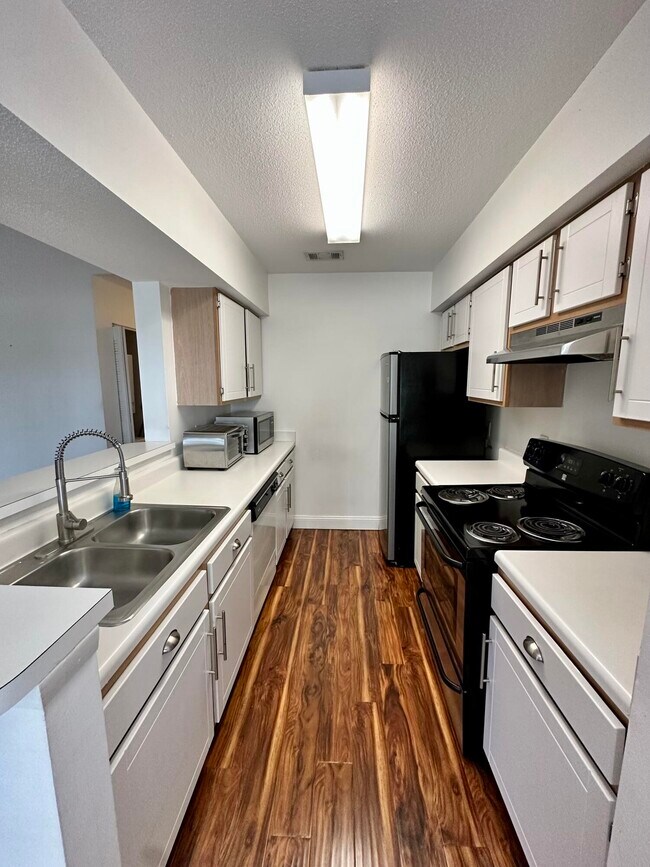 Building Photo - 815 Boynton Beach Blvd