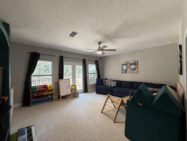 Building Photo - 2536 Crenshaw Dr