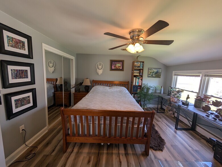 Building Photo - 633 Red Patch Ave