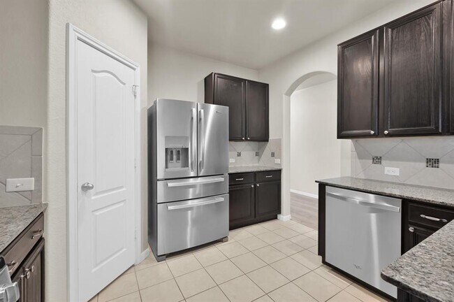 Building Photo - 973 Doire Dr