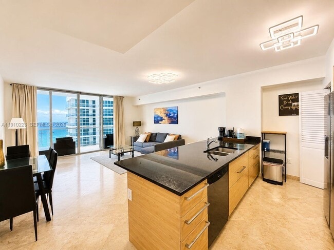 Building Photo - 1830 S Ocean Dr