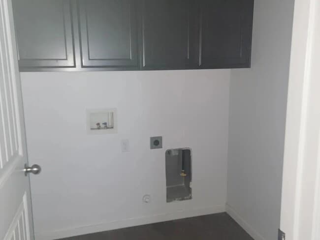 Building Photo - 7303 Avenue 310