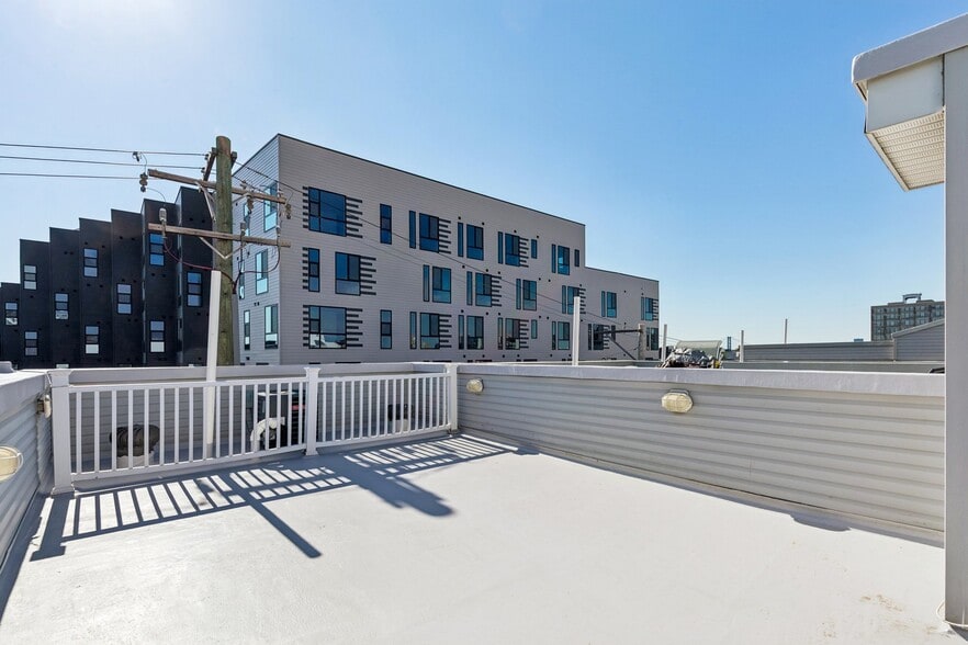Building Photo - 1628 N 5th St