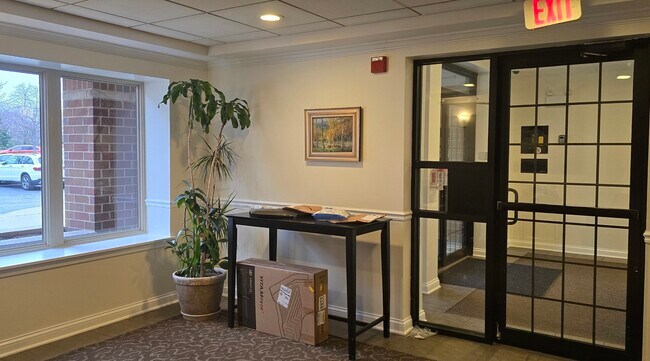 Building Photo - 635 Perrie Dr