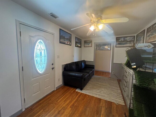 Building Photo - 5300 US-290