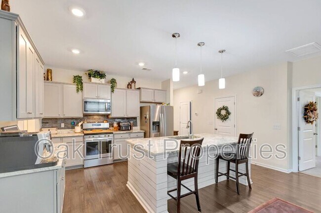 Building Photo - 142 Airy Dr