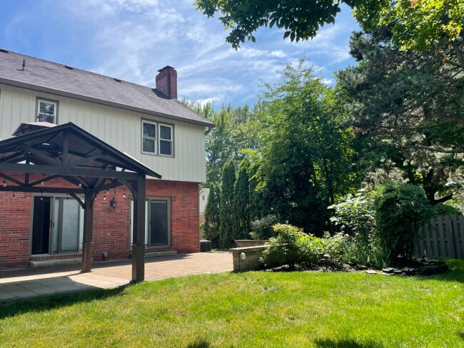 Building Photo - 2100 Cheltenham Rd