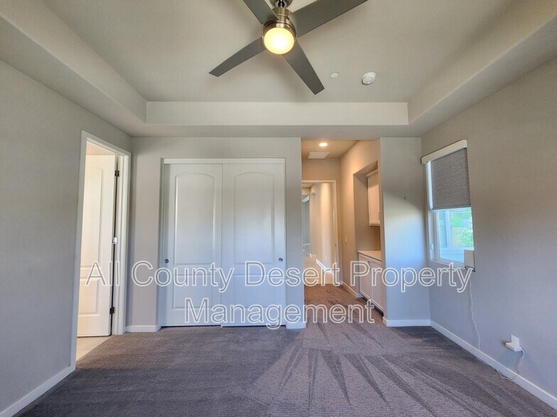 Building Photo - 78987 Yorkville Ln