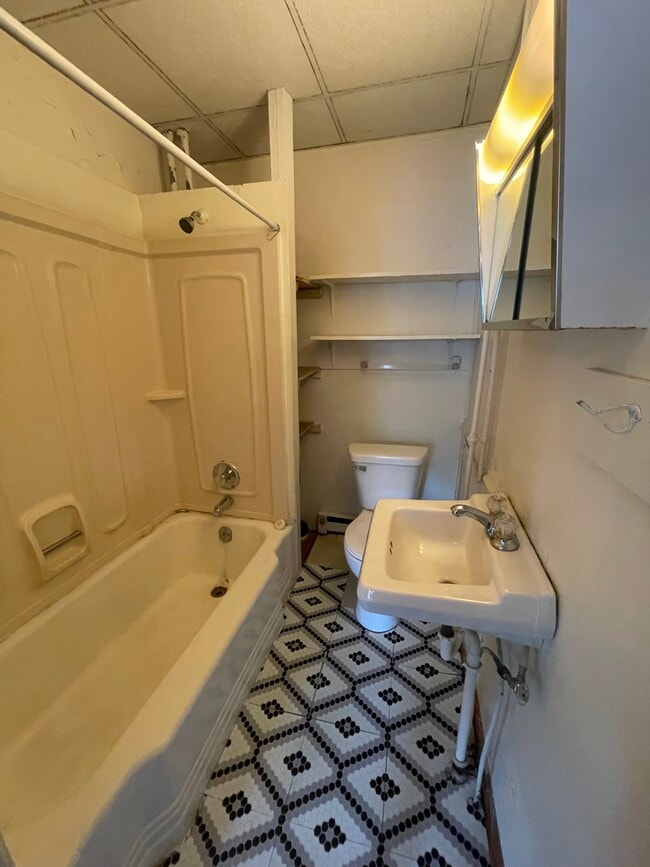 Building Photo - 119 Main St W