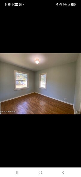 Building Photo - 3331 Van Fleet Pky