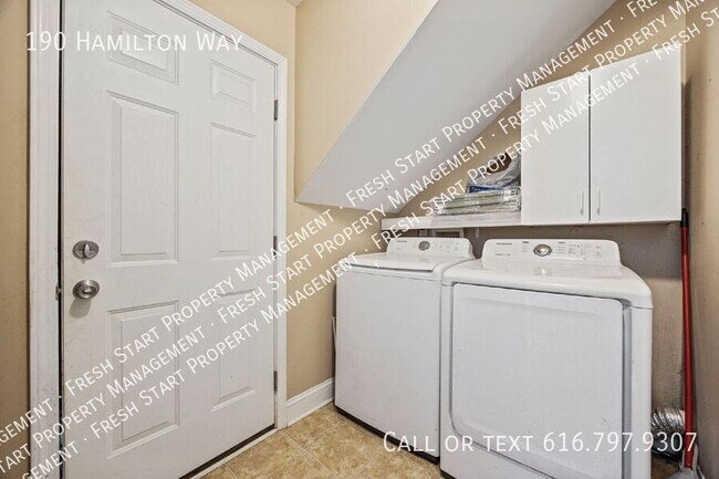 Building Photo - 190 Hamilton Way