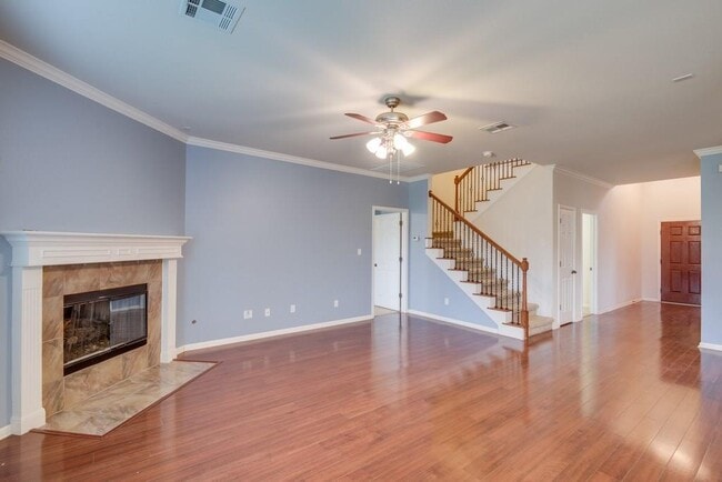 Building Photo - 14821 Fernhill Dr