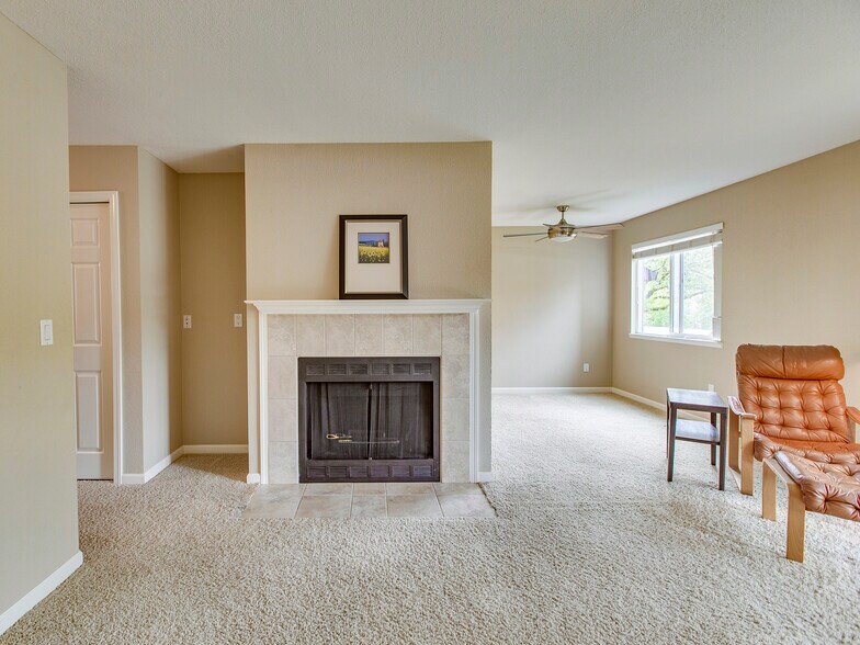 Entry Room - 9455 SW 146th Terrace