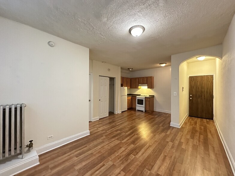 Building Photo - 1742 N Humboldt Blvd