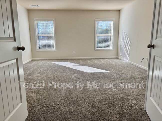 Building Photo - 789 Honey Do Ct