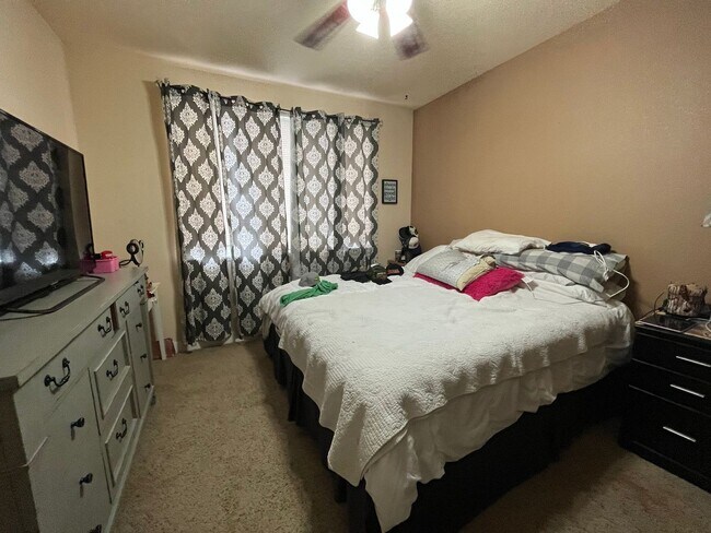 Building Photo - Fantastic Condo in Central Fort Collins