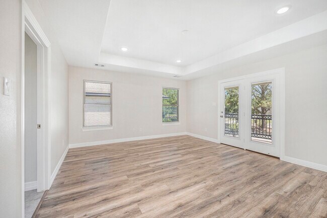 Building Photo - 7711 Antoine Dr